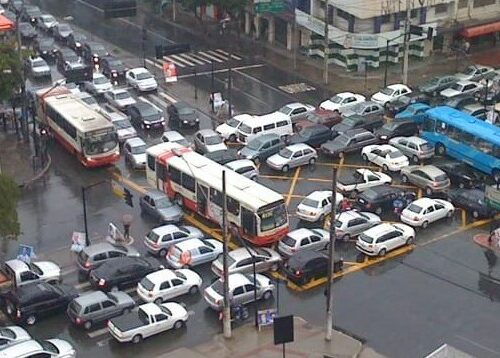 Quinta-feira (7) de caos no trânsito de Belo Horizonte. A data coincide com os 10 anos do MOVE – Mistura de incompetência e passividade